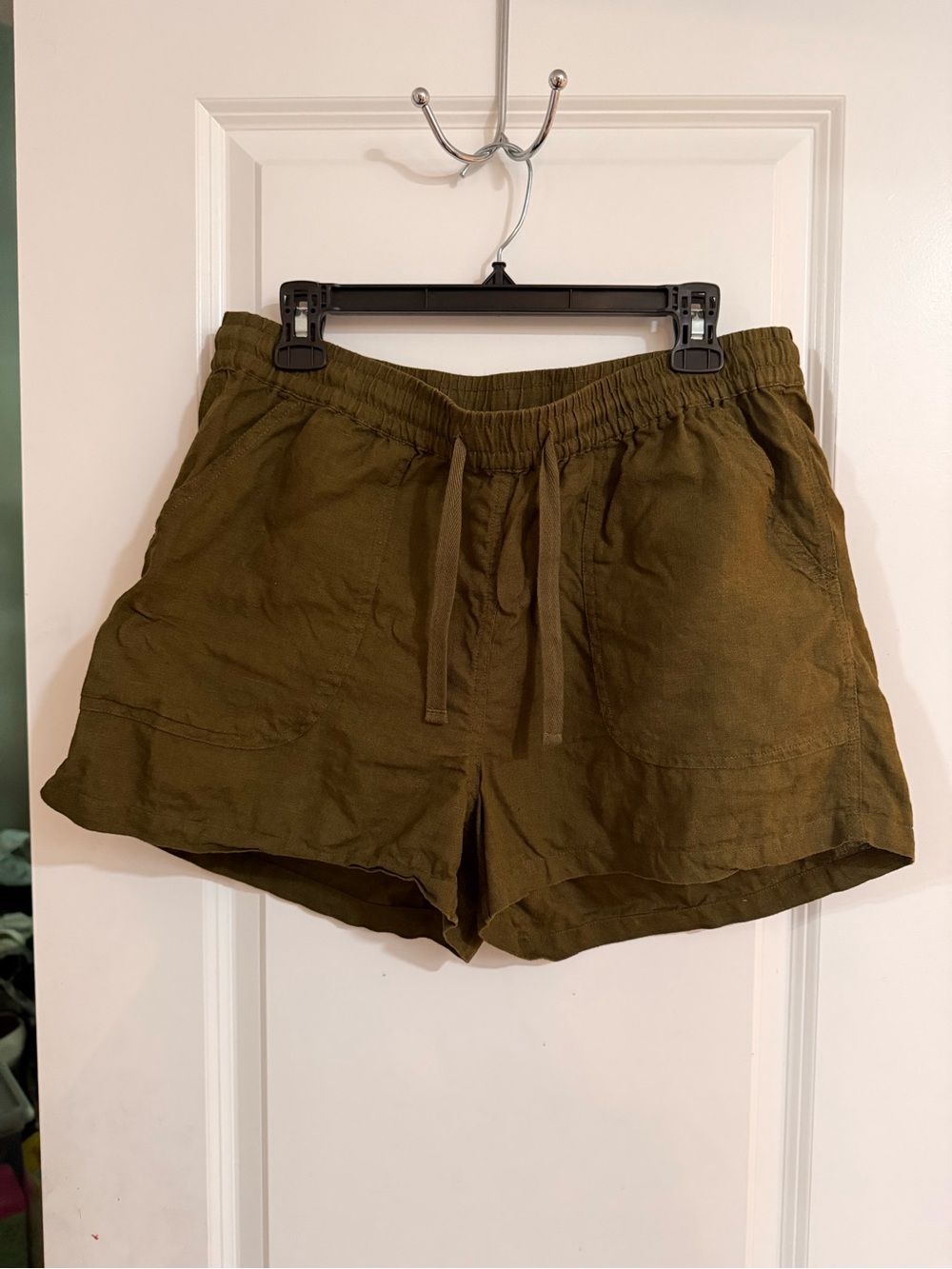 Quince Olive Green Drawstring Linen-Blend Casual Shorts